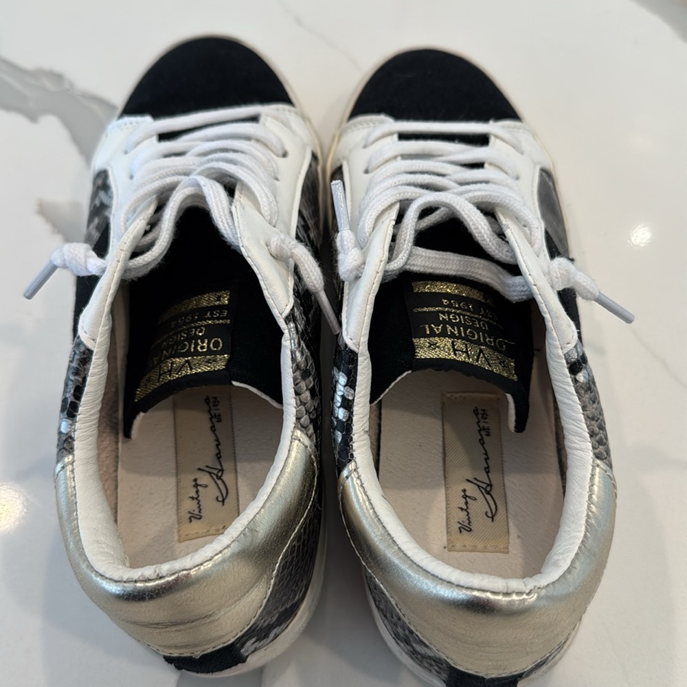Vintage Havana Women's White and Black Trainers
Size US 7.5 - Picture 6 of 9